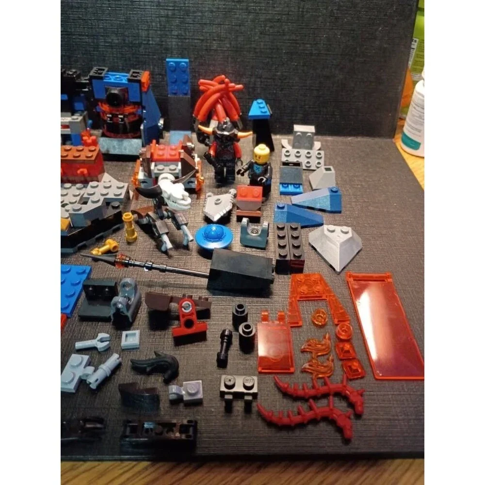 LEGO NEXO Knights 70326 Black Knight Mech 530 Pc 4 Minifigs Instructions